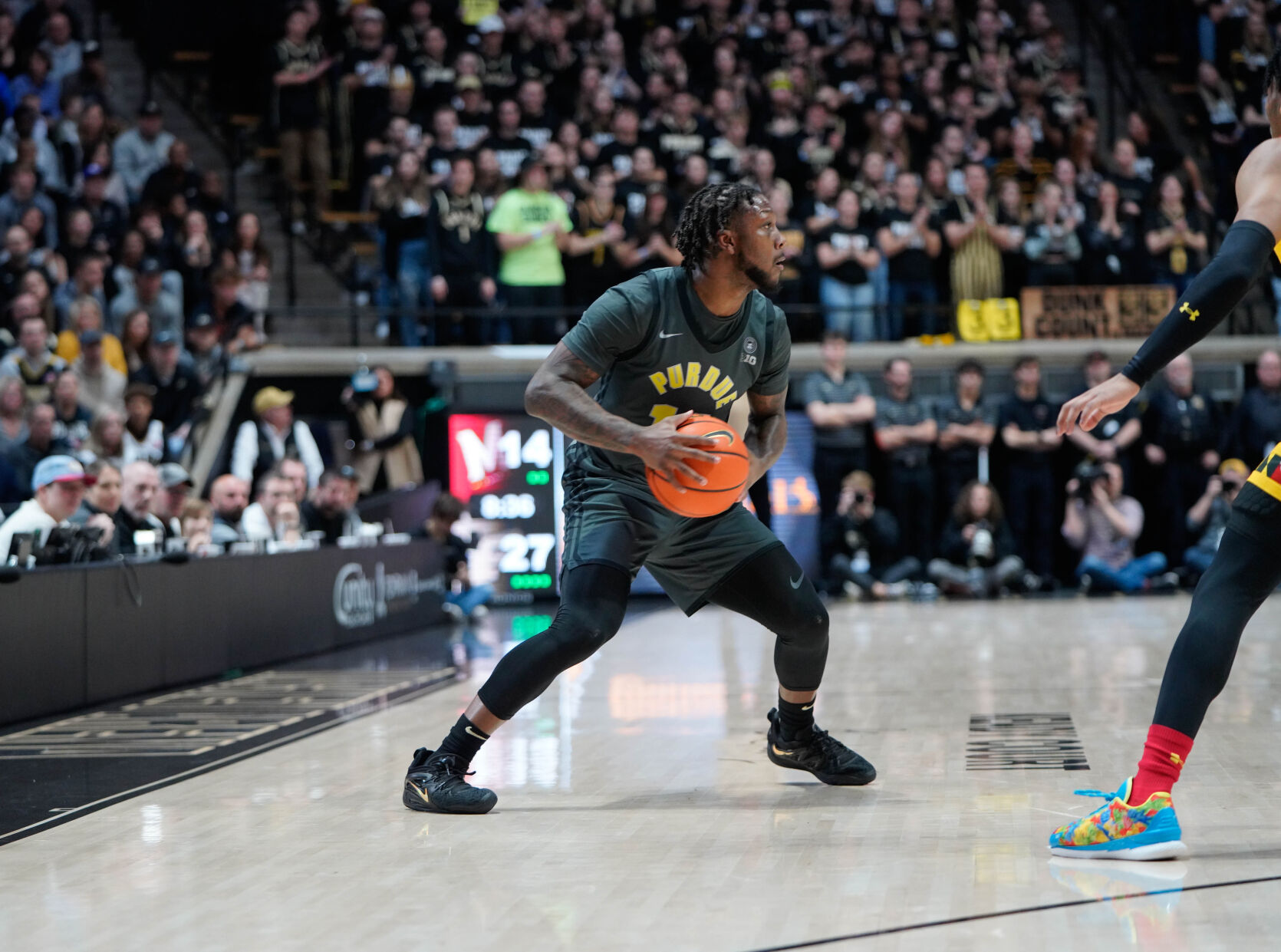 1/22/23 Maryland, David Jenkins Jr. looks to pass